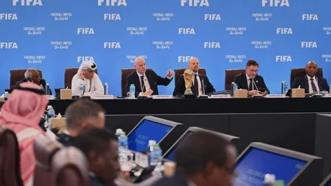 國足40強賽剩餘賽程有望提前啟動，足協與亞足聯積極商討中。